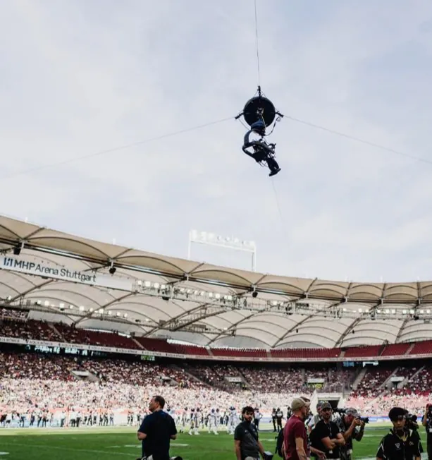 Seilkamera über dem Stadion